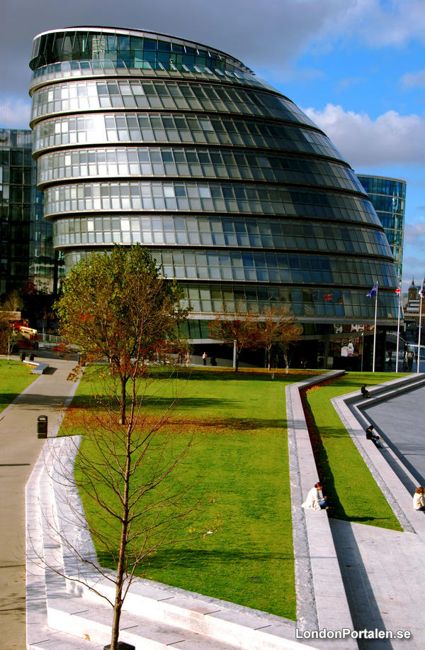 Londons City Hall en solig dag
